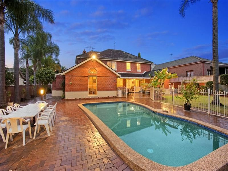 12 Weldon Street, Burwood NSW 2134