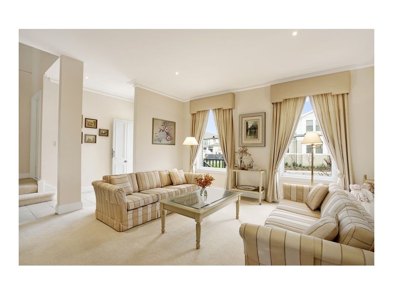 7 Breakfast Point Boulevard, Breakfast Point NSW 2137