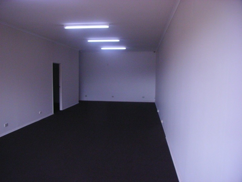 Shop 9 115 Currumburra Road, Southport QLD 4215