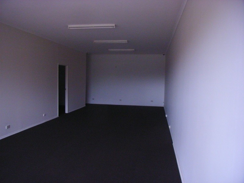 Shop 9 115 Currumburra Road, Southport QLD 4215