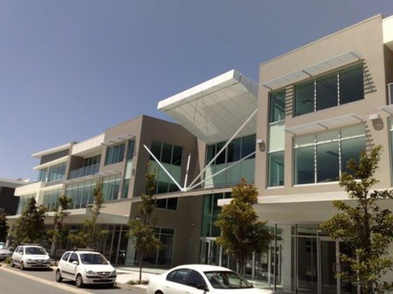 21 Lake Street, Varsity Lakes QLD 4227