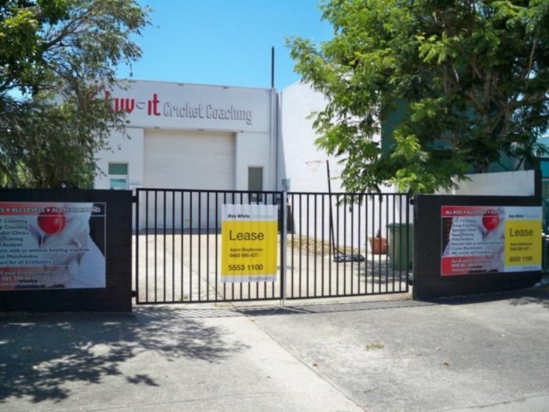 9 Ozone Parade, Miami QLD 4220