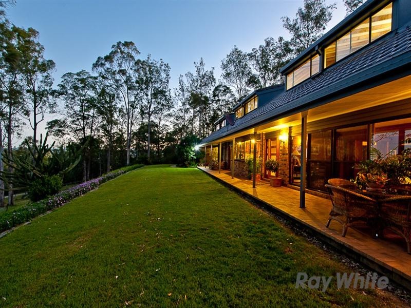 12 Hyde Road, Whiteside QLD 4503