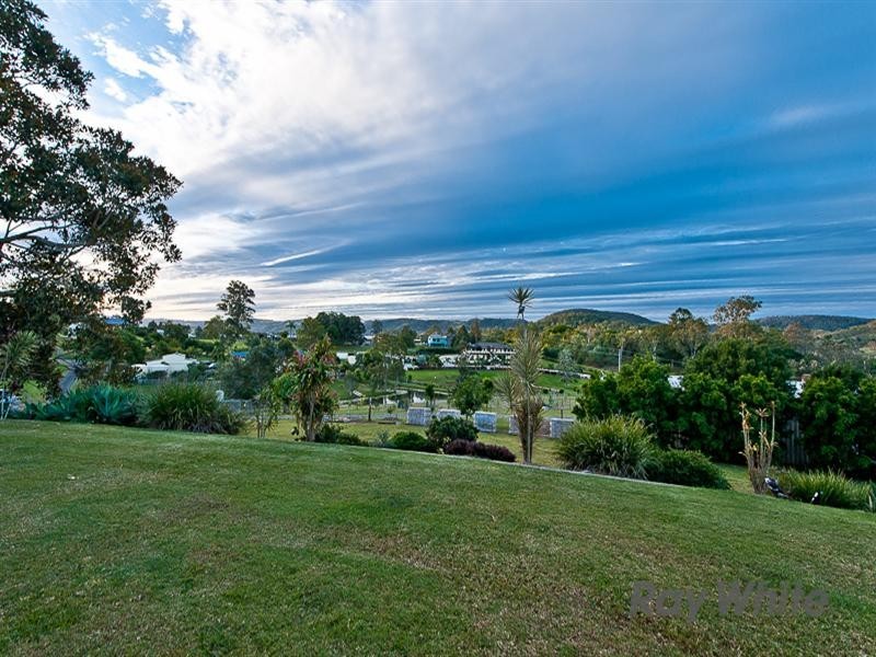 8 Tamarind Court, Dayboro QLD 4521