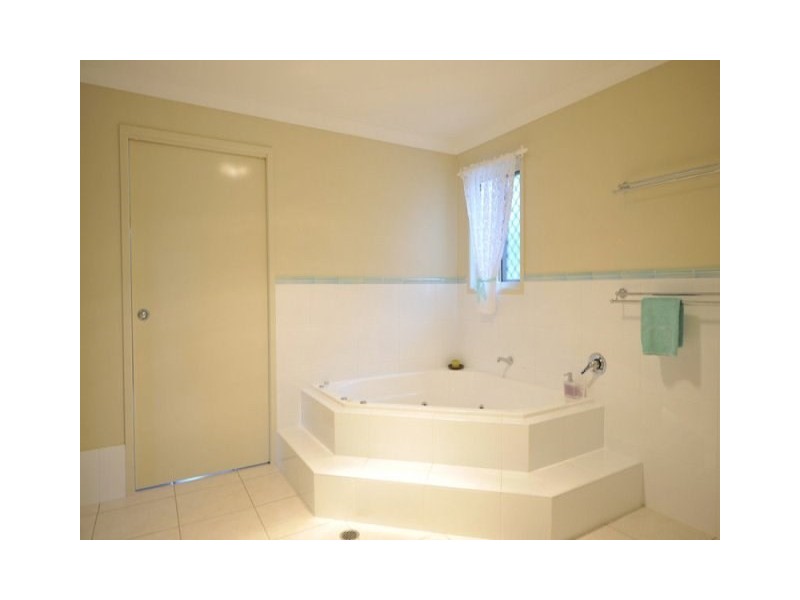 Armstrong Creek QLD 4520