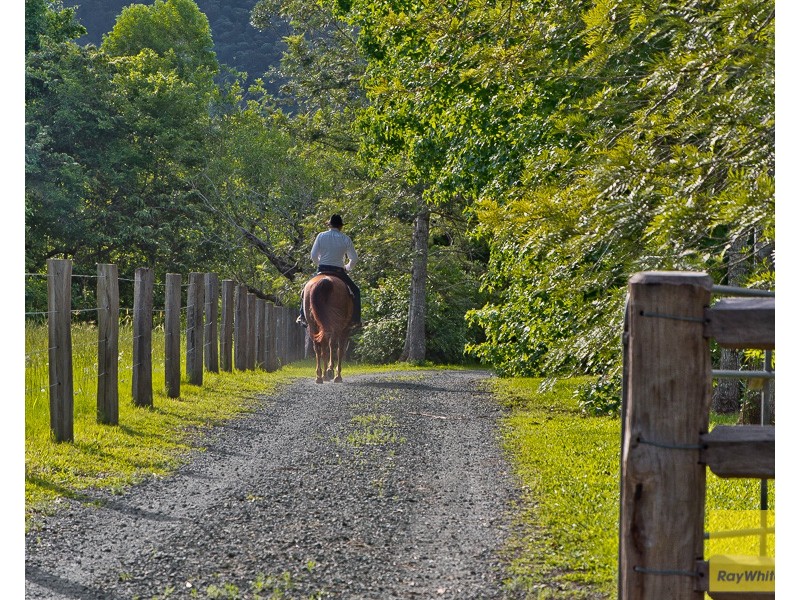 120 Basin Road, Samsonvale QLD 4520