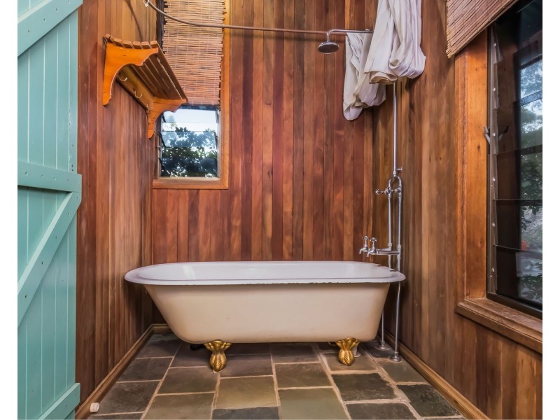 24 Collins Street, Moorina QLD 4506