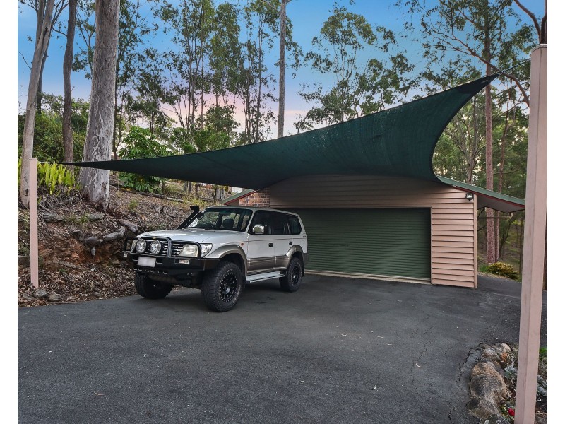 31 Boland Court, Eatons Hill QLD 4037