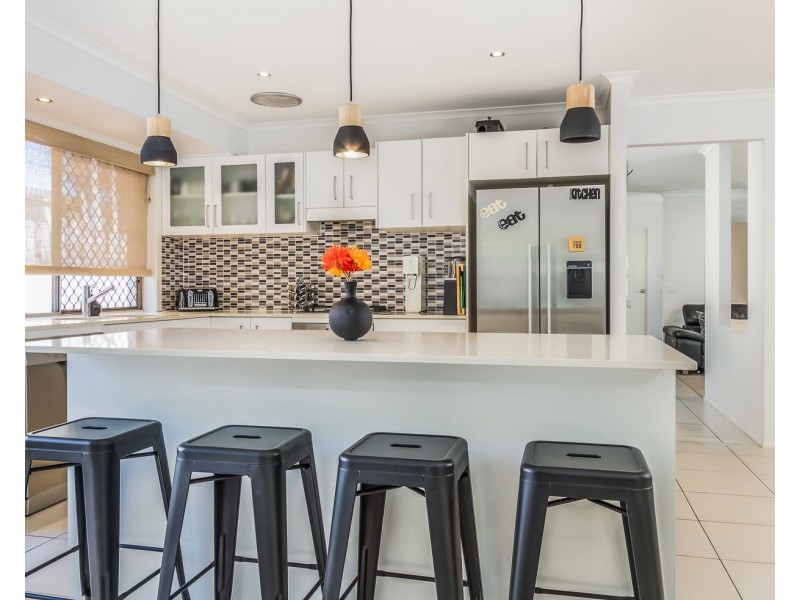 7 Stradbroke Drive, Little Mountain QLD 4551