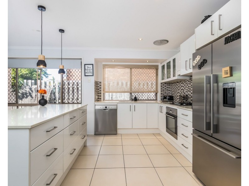 7 Stradbroke Drive, Little Mountain QLD 4551