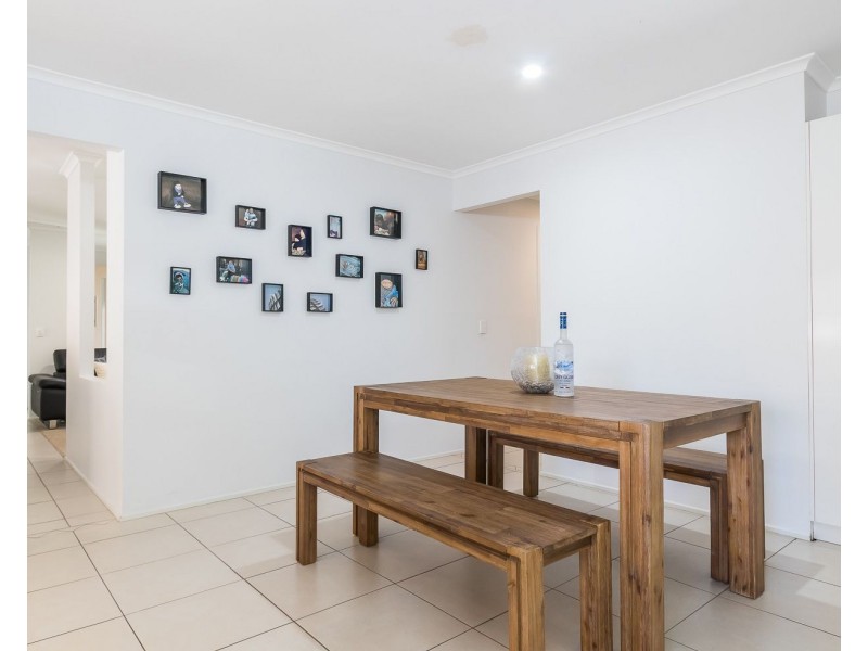 7 Stradbroke Drive, Little Mountain QLD 4551