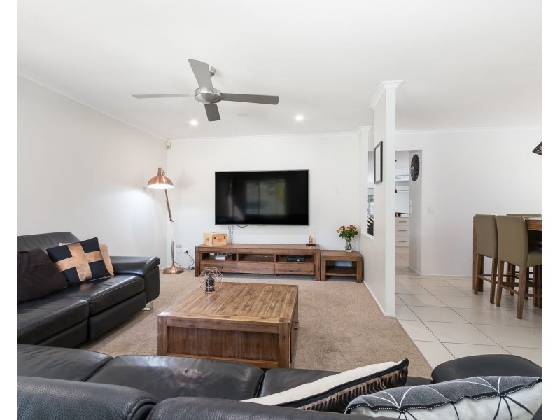 7 Stradbroke Drive, Little Mountain QLD 4551