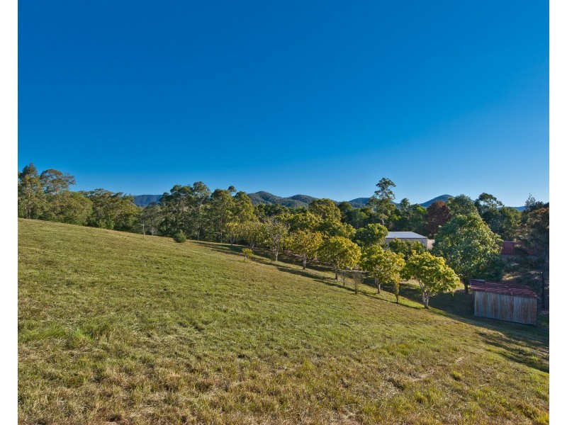 Armstrong Creek QLD 4520