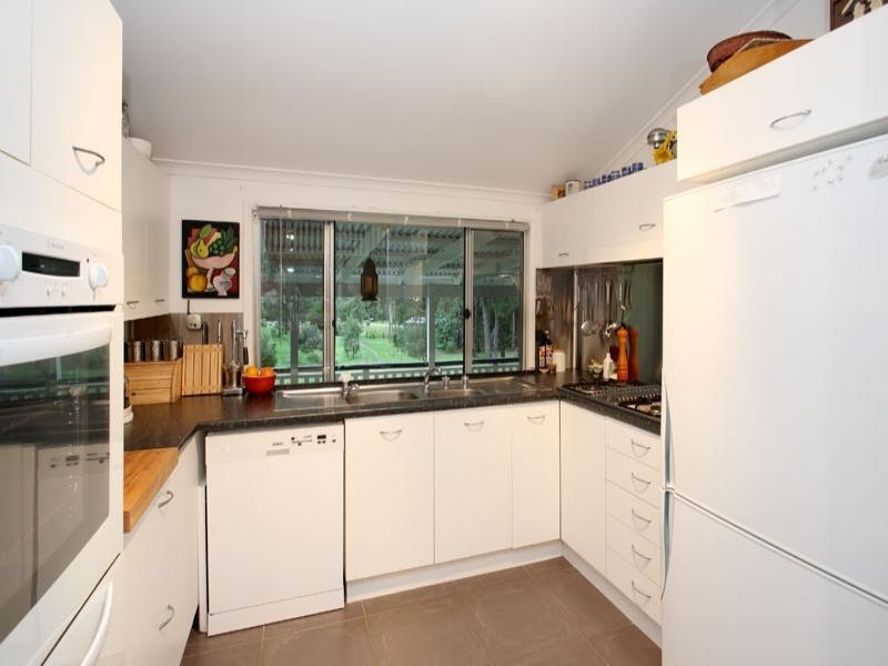 8 Mason Court, Samford QLD 4520