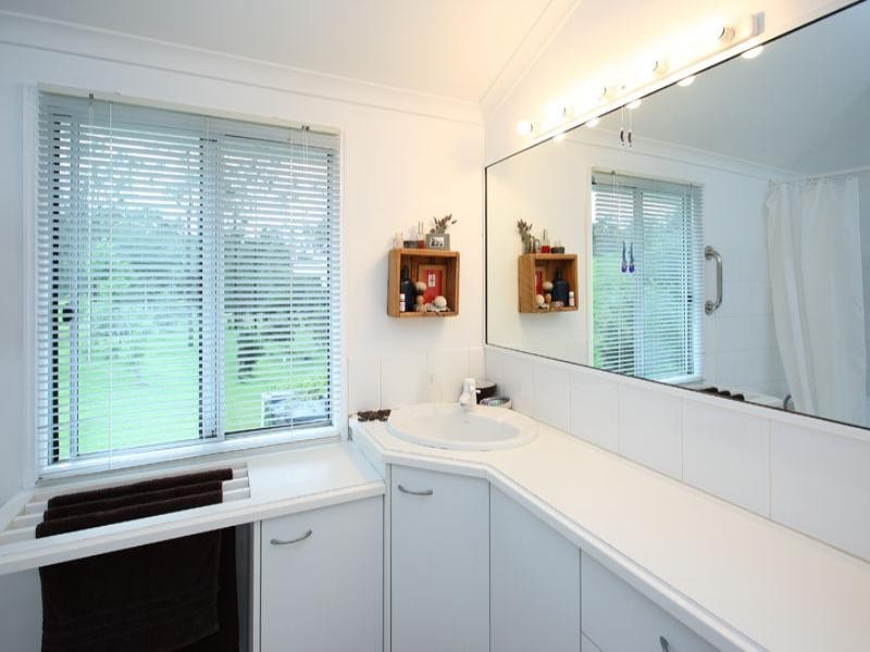 8 Mason Court, Samford QLD 4520