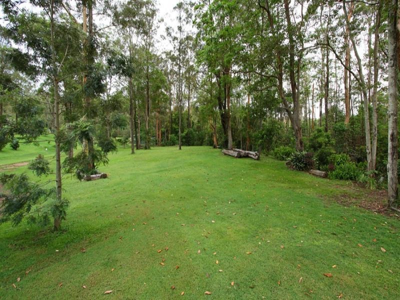 8 Mason Court, Samford QLD 4520