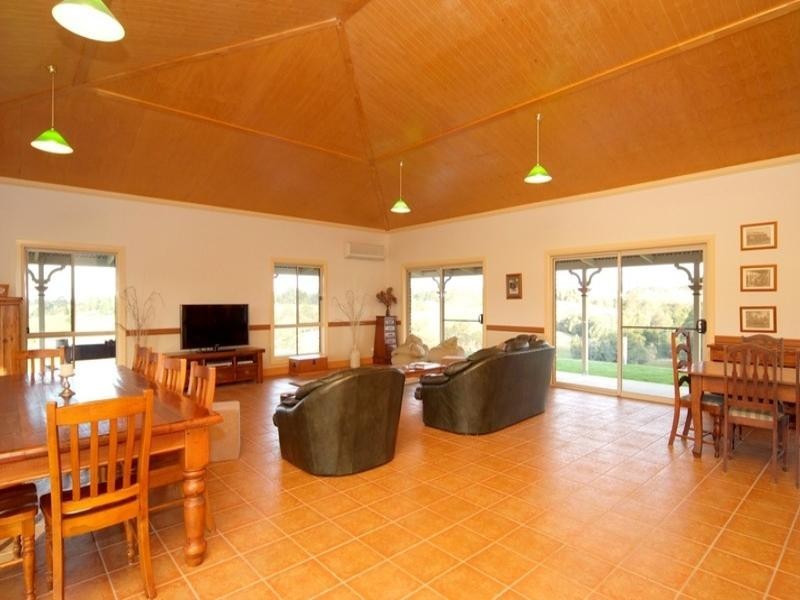 268 Mount Samson Road, Armstrong Creek QLD 4520