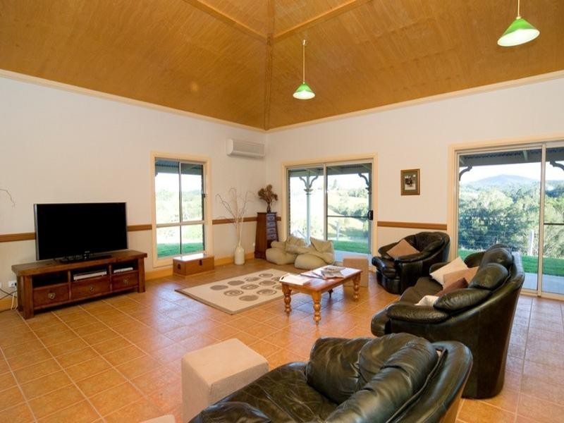 268 Mount Samson Road, Armstrong Creek QLD 4520