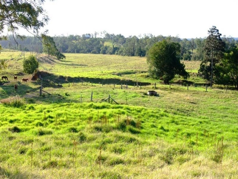 268 Mount Samson Road, Armstrong Creek QLD 4520