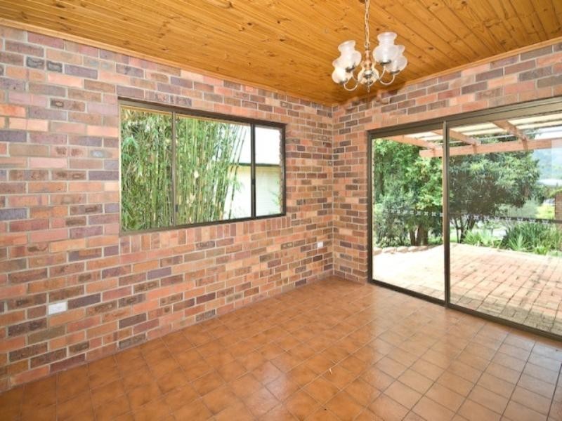 18 Roderick Street, Dayboro QLD 4521