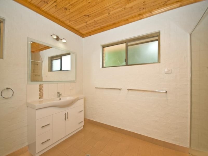 18 Roderick Street, Dayboro QLD 4521