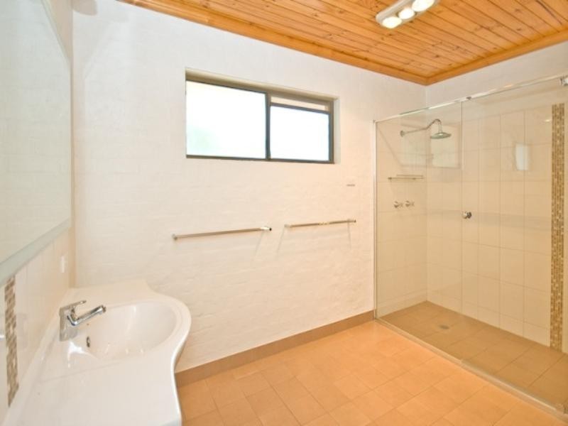 18 Roderick Street, Dayboro QLD 4521