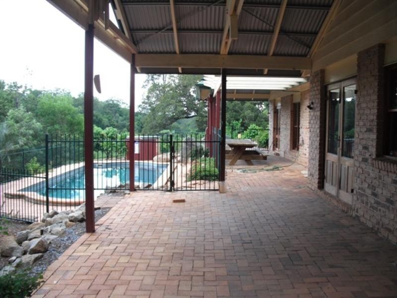 2 Holscott Court, Samford QLD 4520