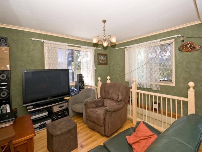 33 Bradley Street, Dayboro QLD 4521