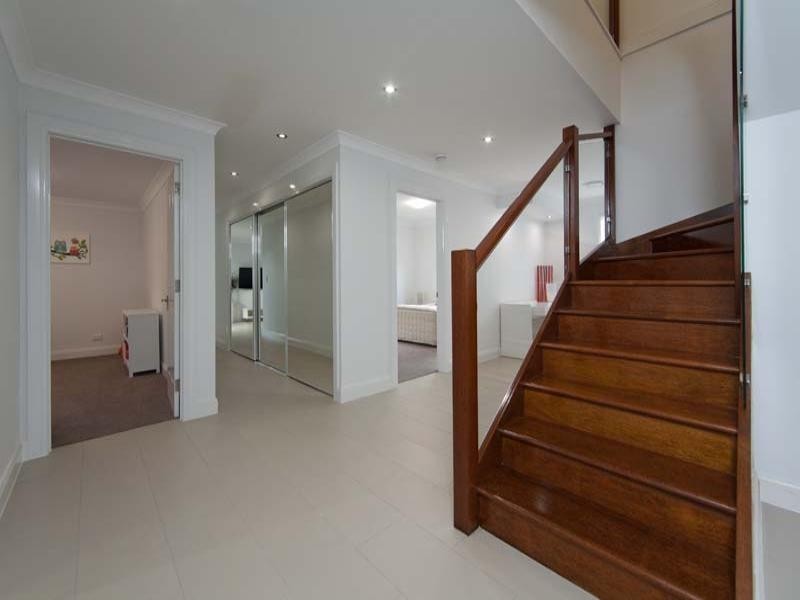 16 Alexandra Street, Bardon QLD 4065