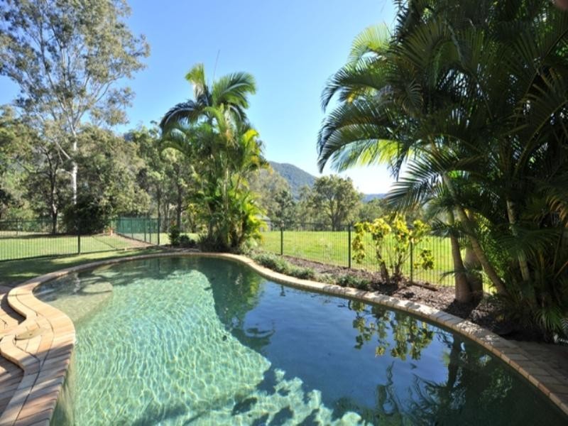 256 Foggs Road, Samford QLD 4520