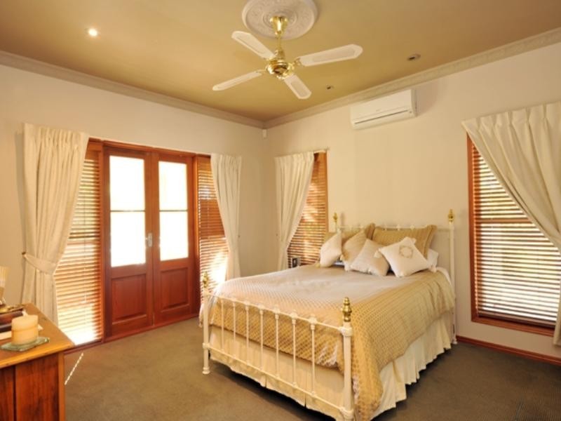 256 Foggs Road, Samford QLD 4520