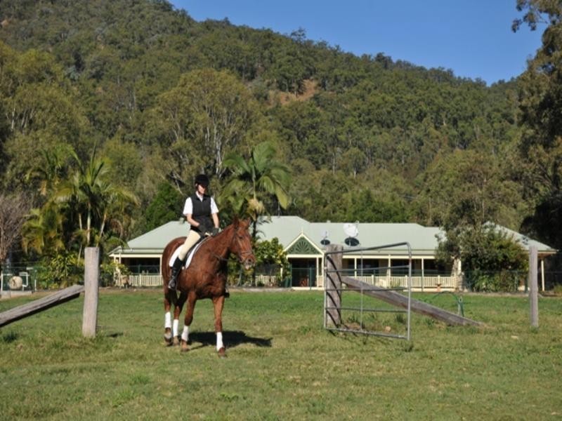 256 Foggs Road, Samford QLD 4520