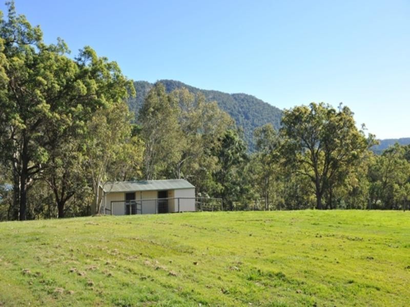 256 Foggs Road, Samford QLD 4520