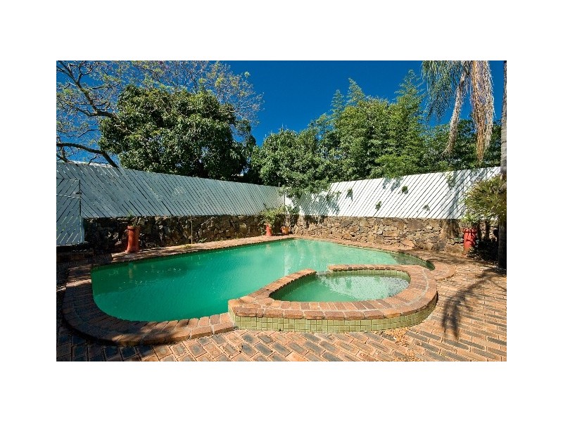 17 Aveling Street, Wavell Heights QLD 4012