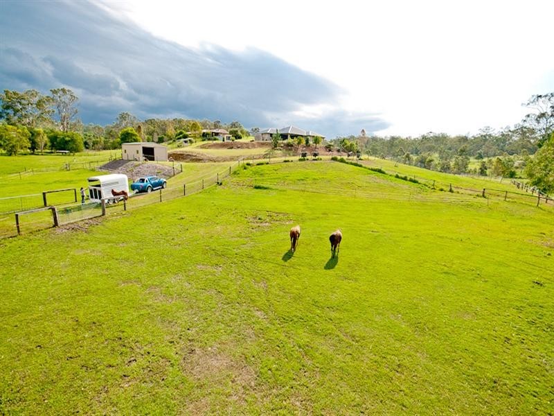 3 Butterfly Crescent, Samford QLD 4520