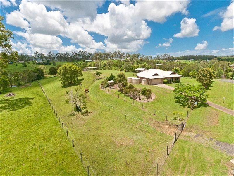 7 Butterfly Crescent, Samsonvale QLD 4520