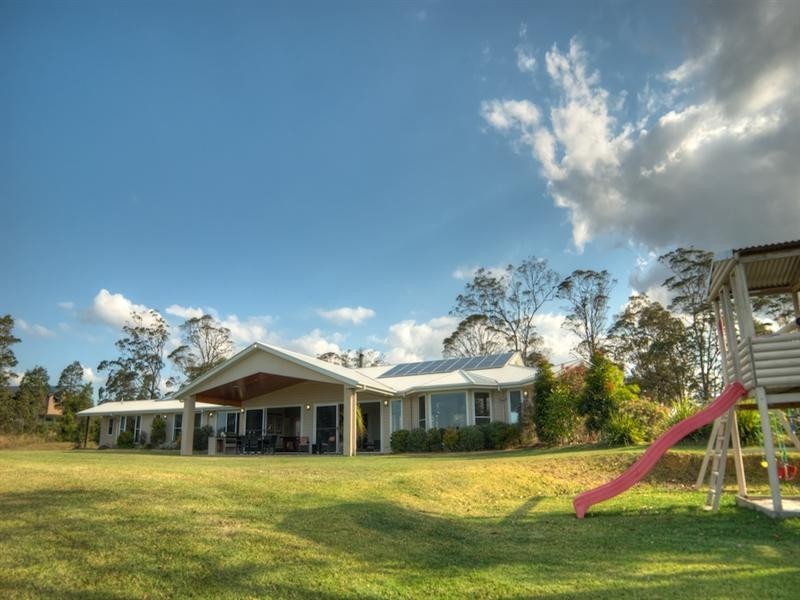 216 Sunrise Drive, Ocean View QLD 4521