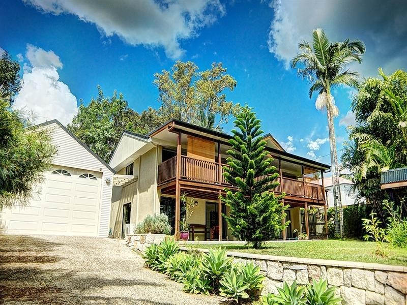 16 Junction Street, Samford Village QLD 4520