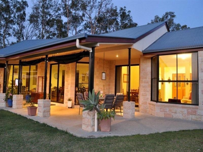 242 Whiteside Road, Samsonvale QLD 4520