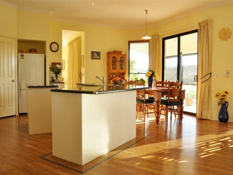 242 Whiteside Road, Samsonvale QLD 4520