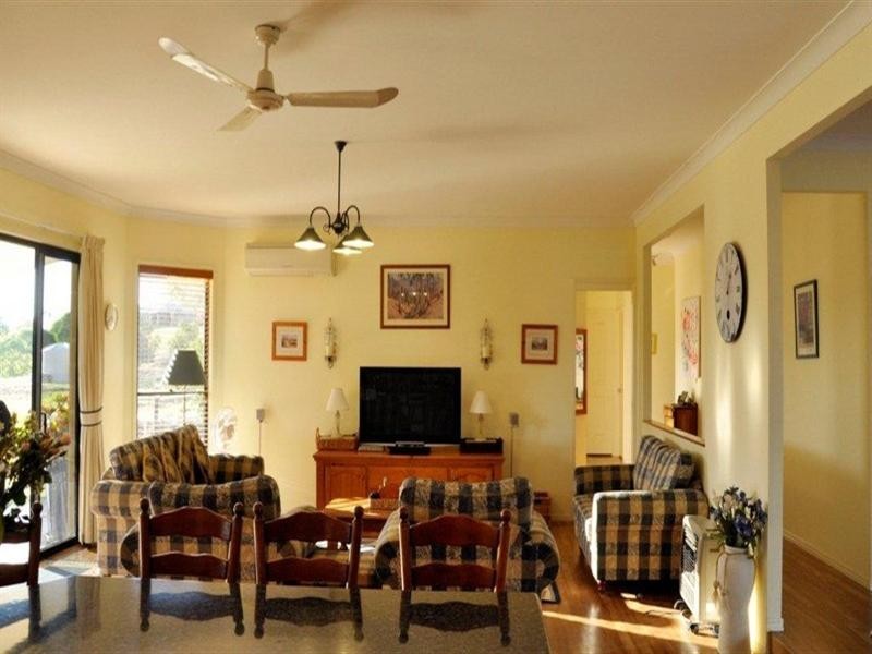 242 Whiteside Road, Samsonvale QLD 4520