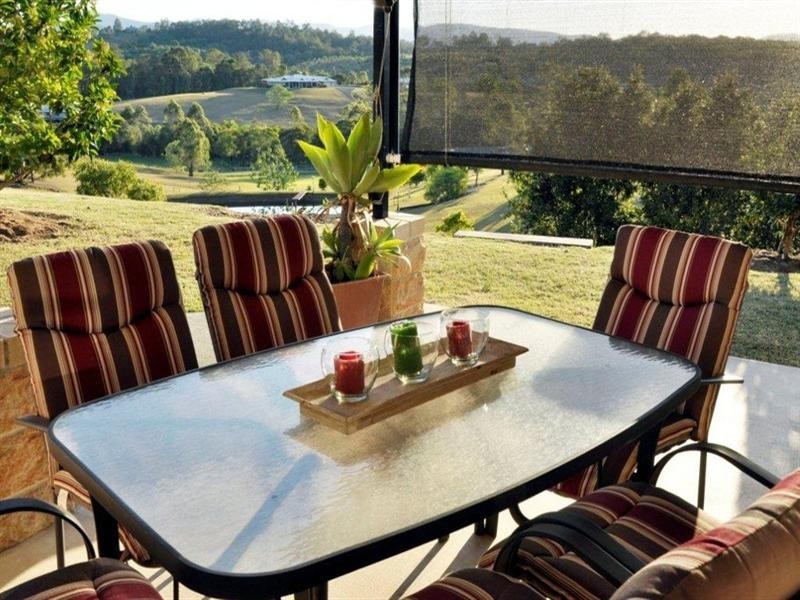 242 Whiteside Road, Samsonvale QLD 4520