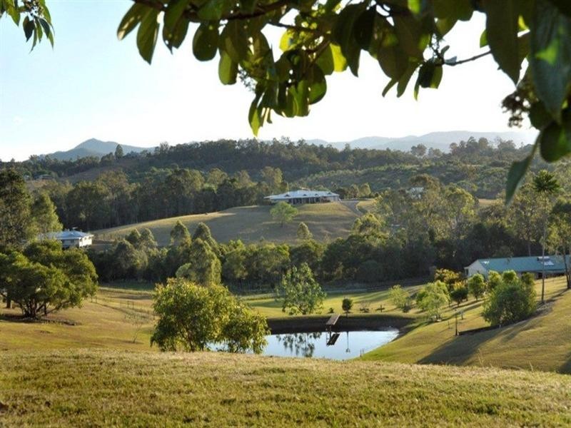 242 Whiteside Road, Samsonvale QLD 4520