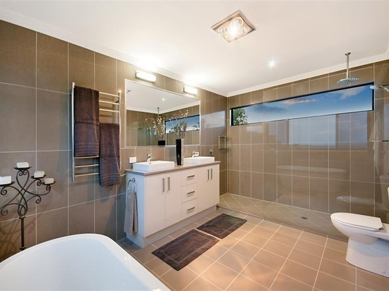 9 GRAND VIEW Drive, Ocean View QLD 4521
