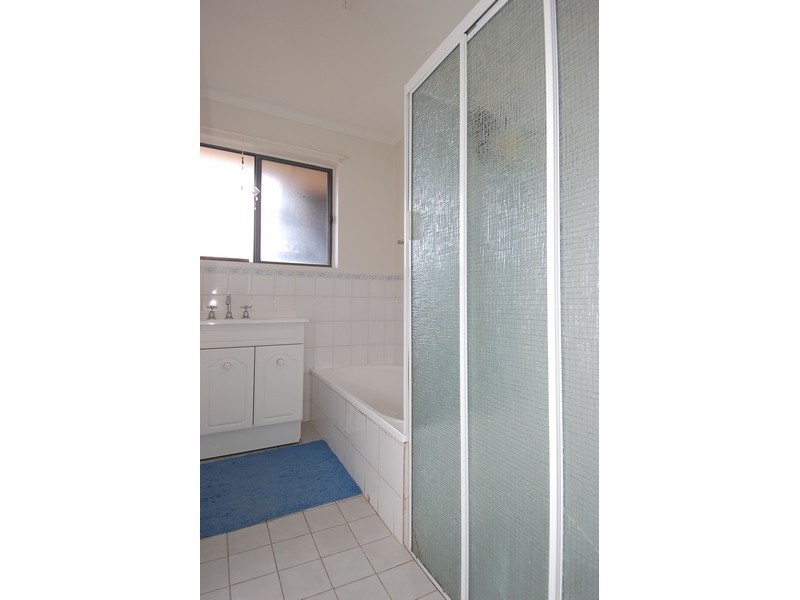 2 Alderman Avenue, Pennington SA 5013