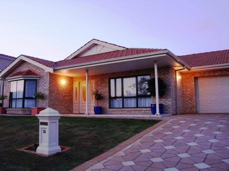 18 Saddle Crescent, Walkley Heights SA 5098
