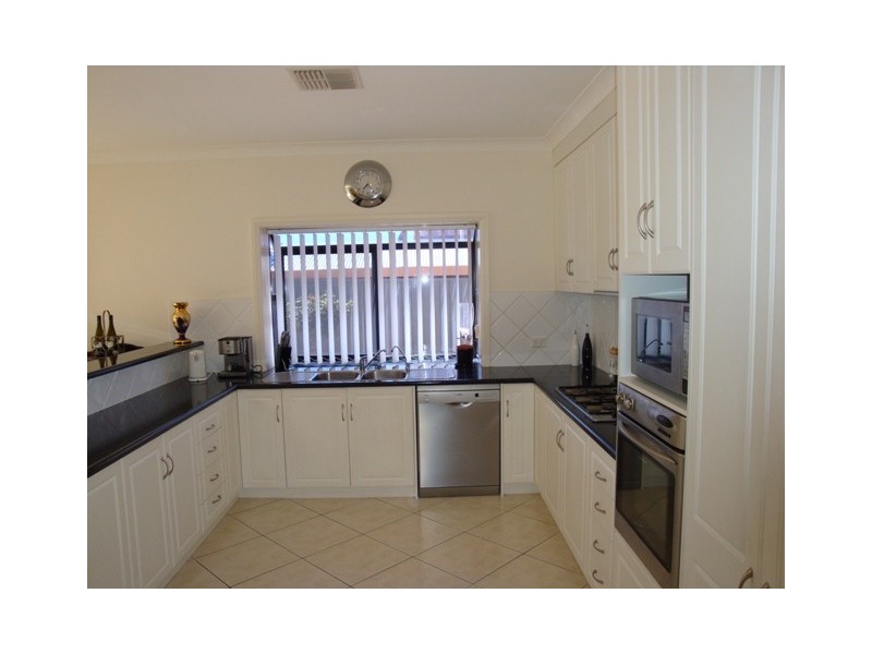 18 Saddle Crescent, Walkley Heights SA 5098