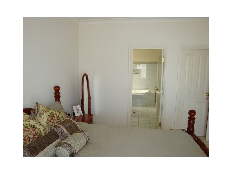 18 Saddle Crescent, Walkley Heights SA 5098