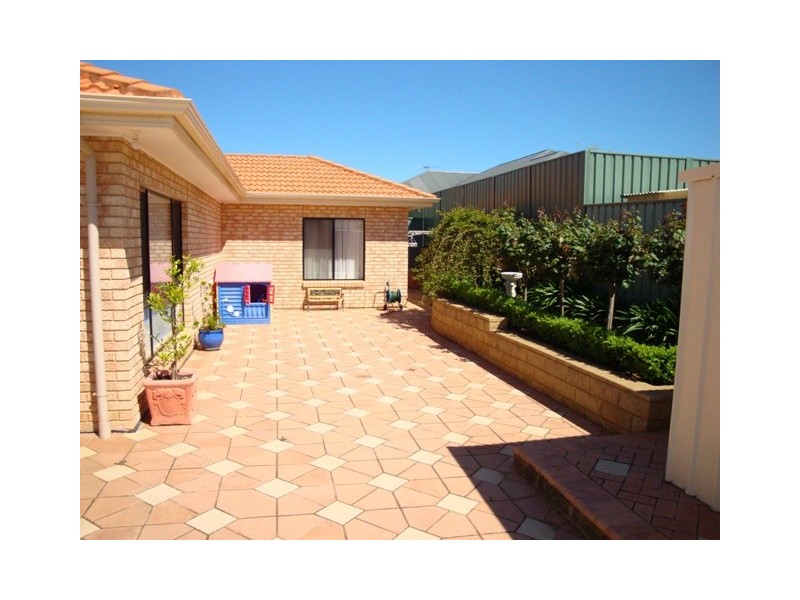 18 Saddle Crescent, Walkley Heights SA 5098