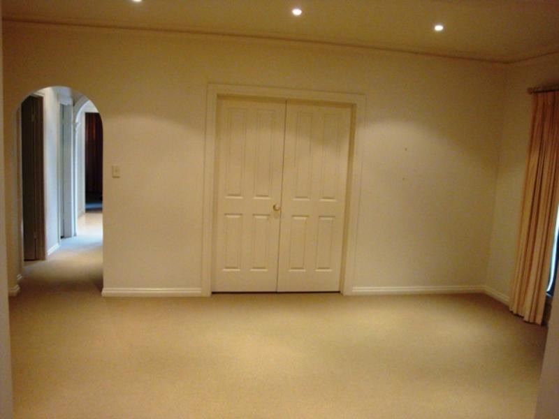 2 Eleventh Avenue, St Peters SA 5069